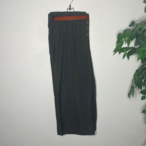 LOFT Plus Button Front Lightweight Fluid High Waisted Capri Pants - Picture 2 of 9